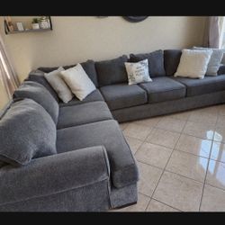 Super Comfortable Charcoal Grey Sectional Couch From Jerome’s 