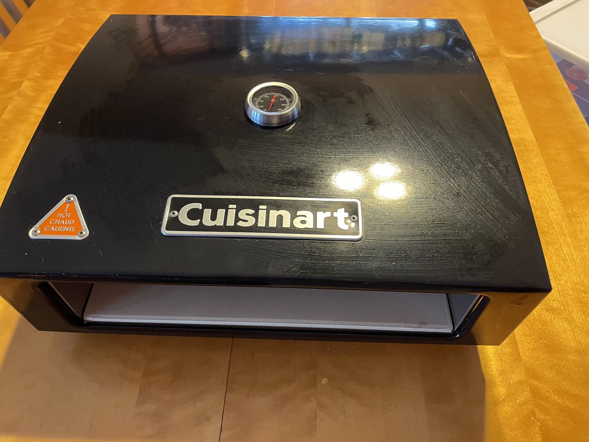 Cuisinart Grill Top Gas or Charcoal Outdoor Pizza Oven Kit (2-Piece) Never used