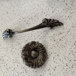Mid-century Cabinet Knobs & Pulls