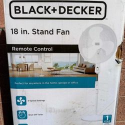 Black+Decker 18" Oscillating Stand Fan with Remote