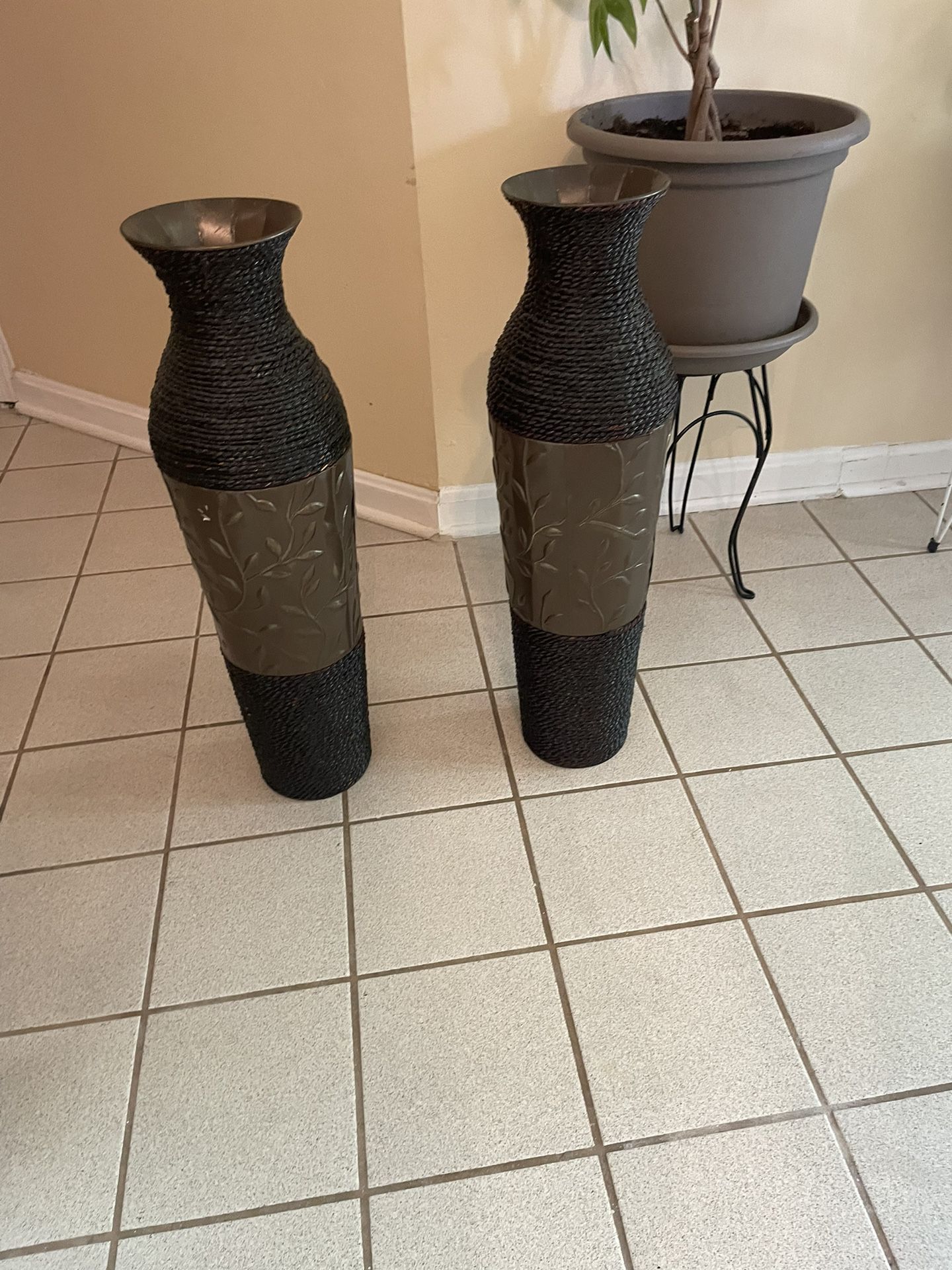 Two Flower Vase And  Rug
