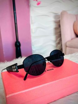 Woman’s sun glasses
