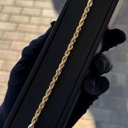 10k hollow yellow gold Rope link bracelet 4.2mm 8in 3.9g