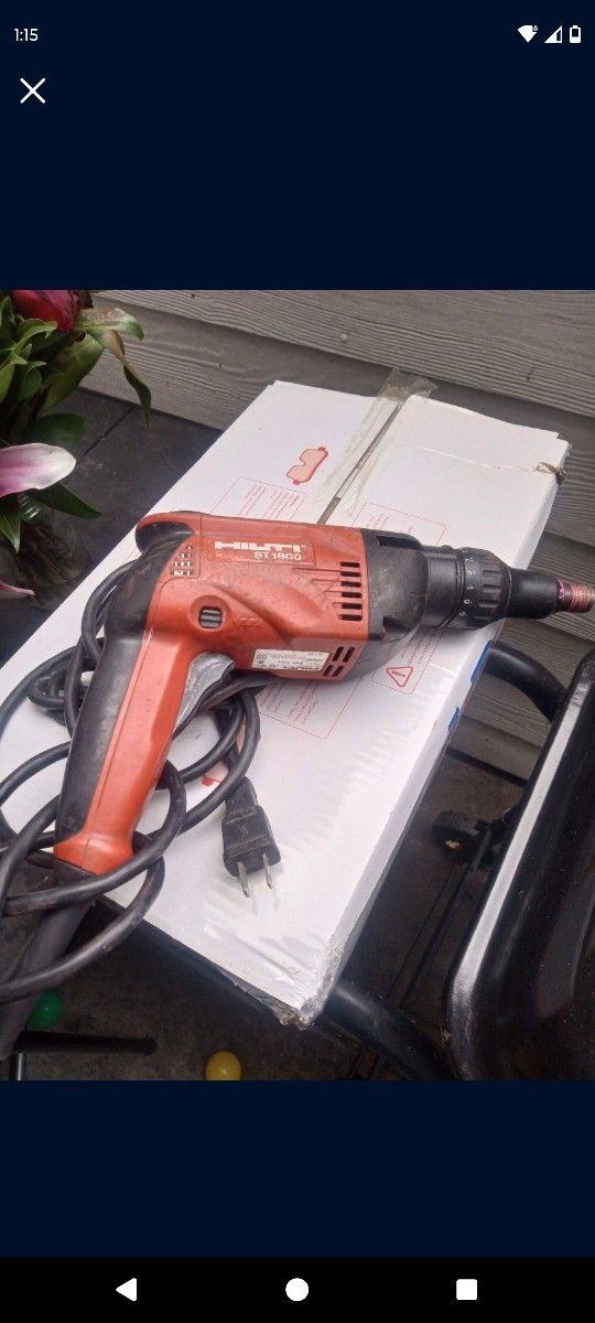 HILTI DRILL