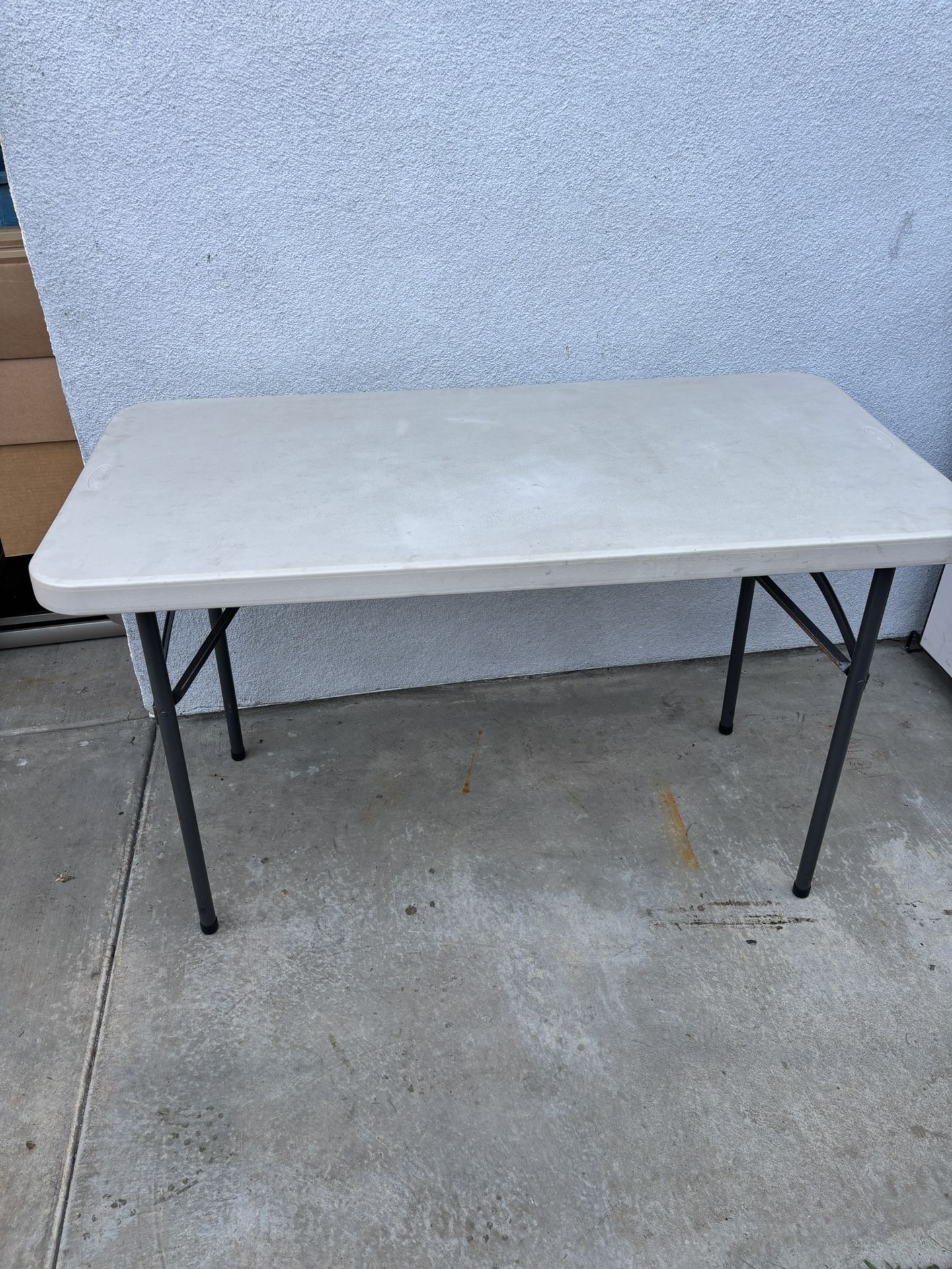Samsonite Folding Table 48x24