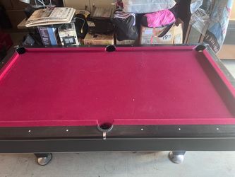 POOL TABLE
