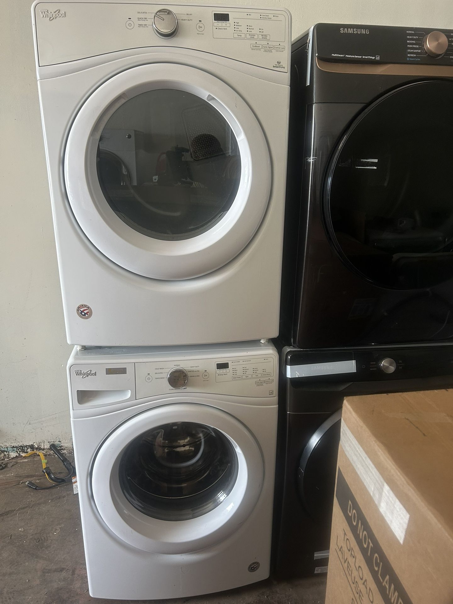 NICE BIG WHIRLPOOL FRONTLOAD WASHER DRYER SET.$550 Delivered Installed.$500 Picked Up.4m Warranty