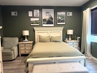 Queen Size Bedroom Set