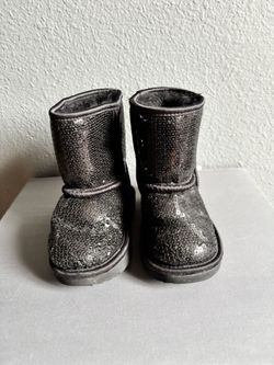 Girl UGG toddler Boots Sz . 9