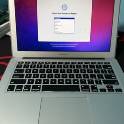 MacBook Air 13”