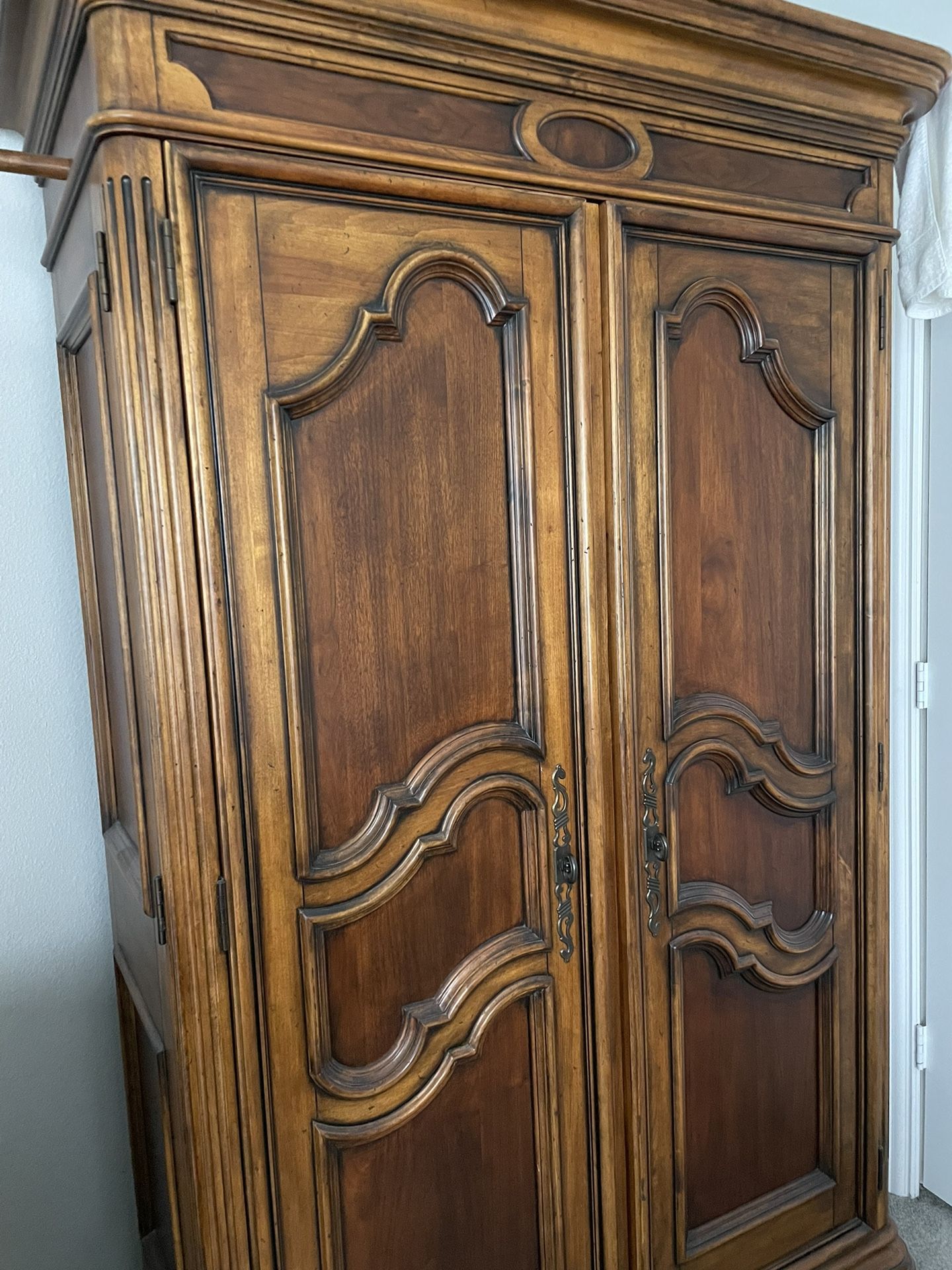 Ethan Allen Armoire/Tv Cabinet