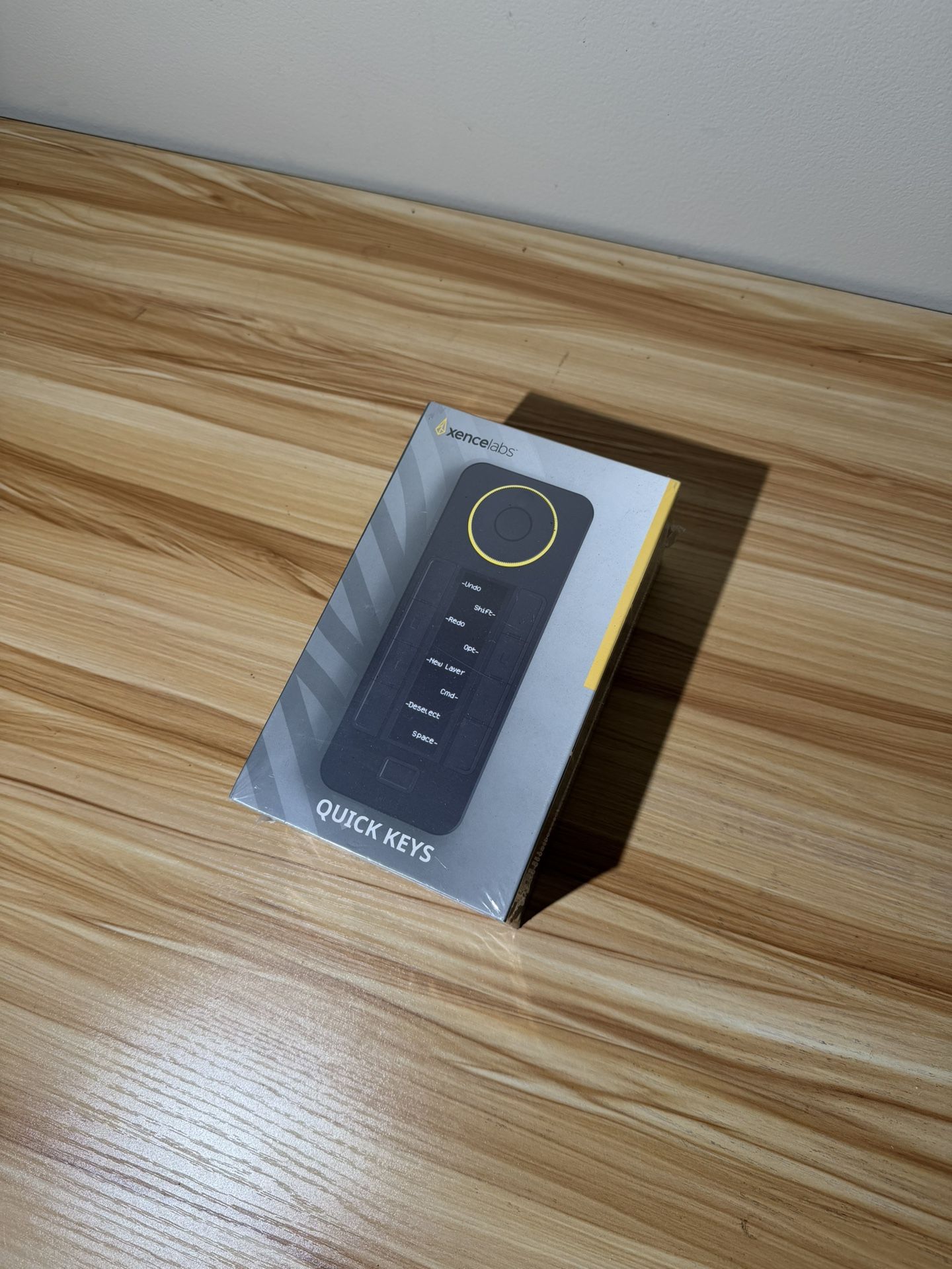 Xencelabs Quick Keys Remote – Brand New, Sealed – OLED, Wireless, 40+ Shortcuts