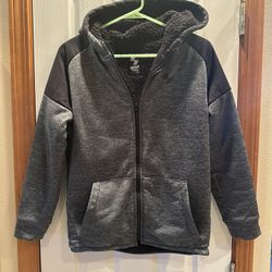 🏃🏻‍♂️Boys Size XL (14) And XXL (16) Youth Zippered Fleece Hoodie with Sherpa Lining by Children’s Place in like new condition 