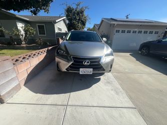 Lexus NX200T