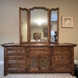 Antique Bedroom Queen Set