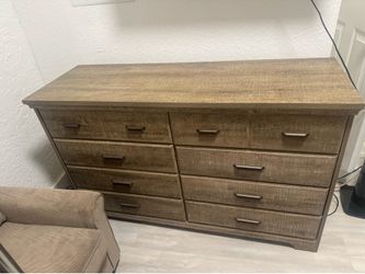 Versa 8 drawers storage dresser, classic style, color brown. 58W x 19,5D x 36.5H