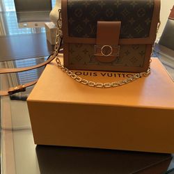 Authentic LV Dauphine MM