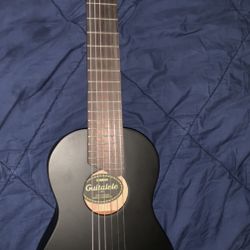 Yamaha GL1 Mini 6-String Nylon Guitalele Black