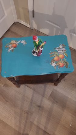 SMALL SIDE OR NIGHT TABLE