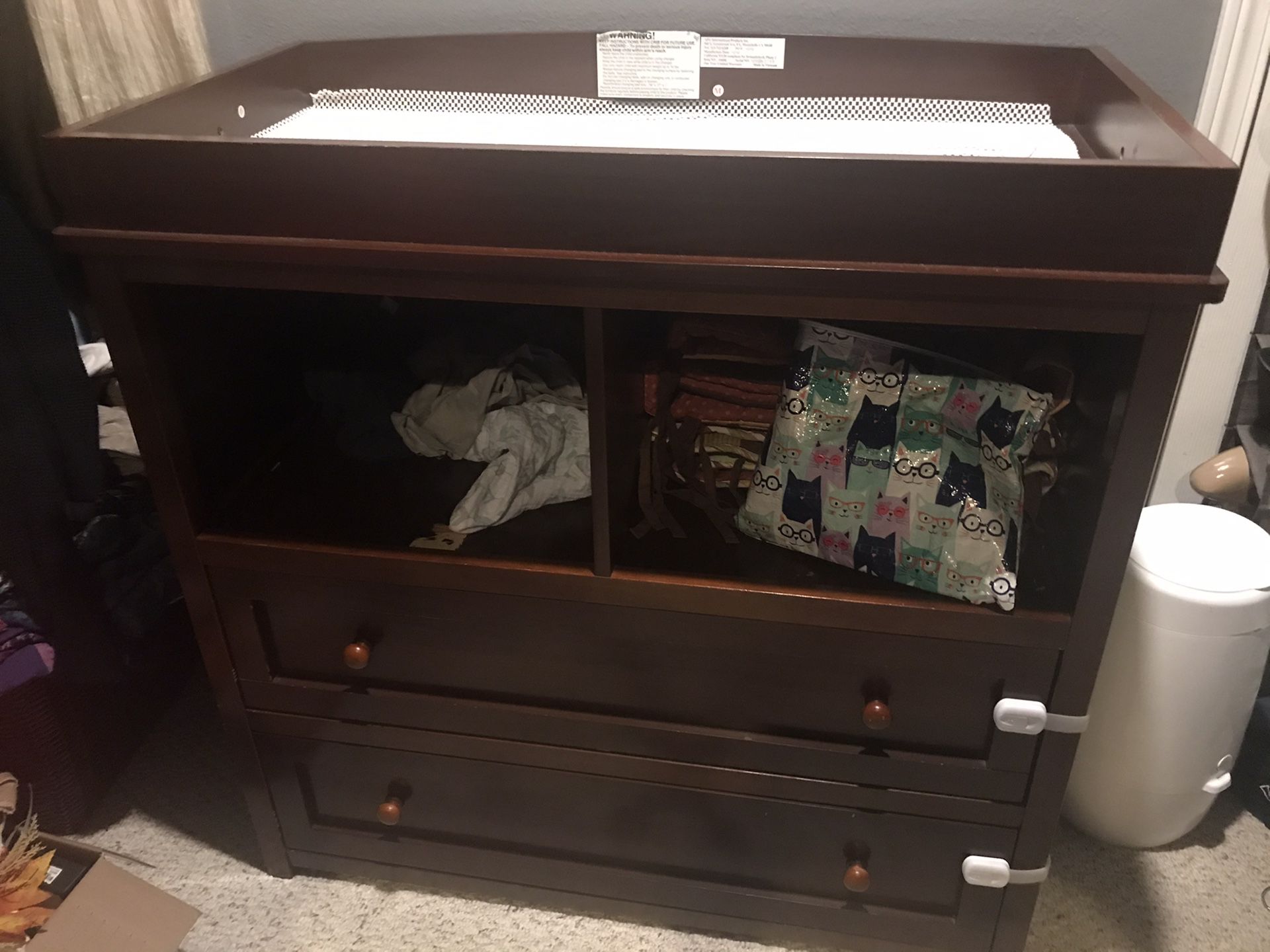 Changing table/ dresser