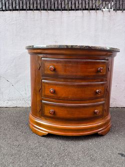 Chest of drawers