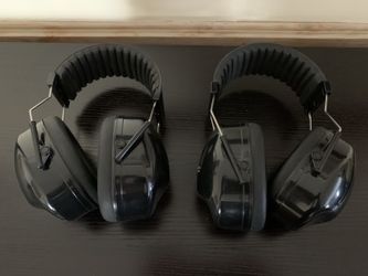 Control acoustics noise reduction headphones