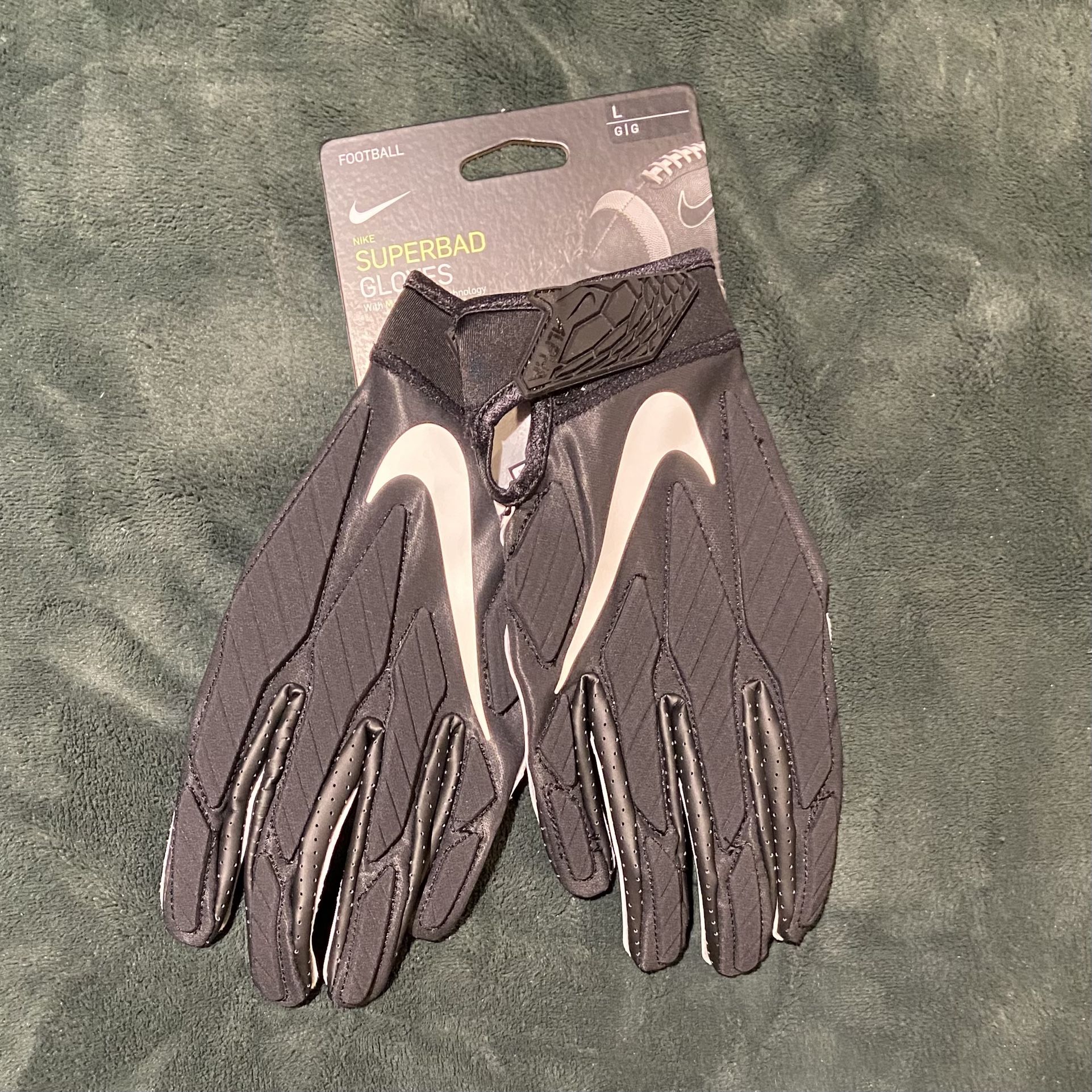 Nike Superbad Magnigrip Football Gloves Mens Size LG Black/White