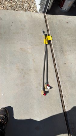 2) Flexible Gas Line With Shut Off 1/2”