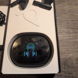 Poly Vfree 60+Earbuds BT700 $80 Brand New