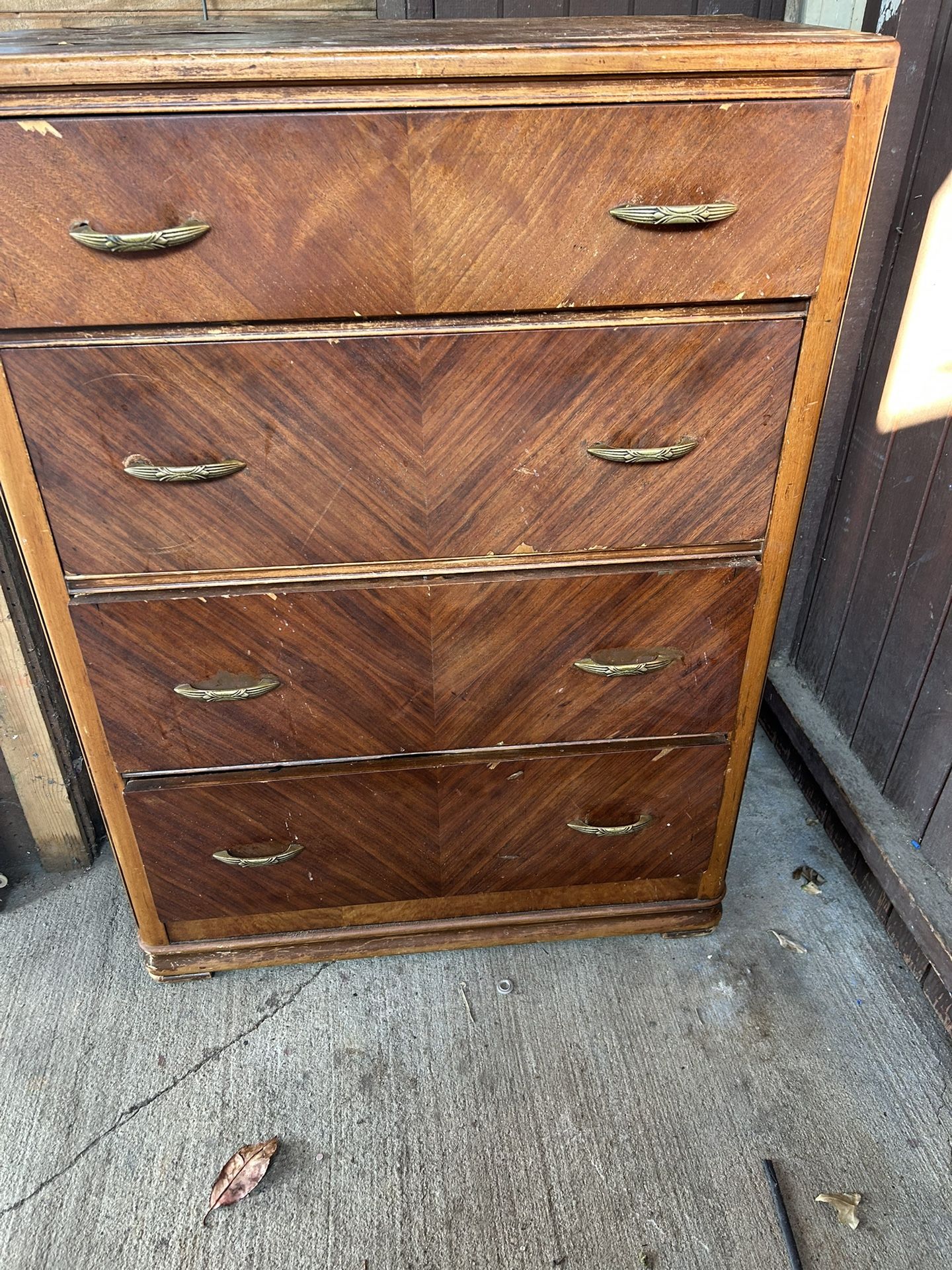 Dresser