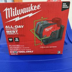 Level Milwaukee M12 12-Volt Lithium-Ion Cordless Green 125 ft. Cross Line and Plumb Points Laser Level (Tool-Only)
