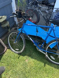 Nishiki Colorado  Cunning ham design  Bicycle is ready to ride  26 inch wheels  Tall frame rider 6 feet to 6”6 Pick up in Sun Valley Cash only