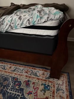 600$