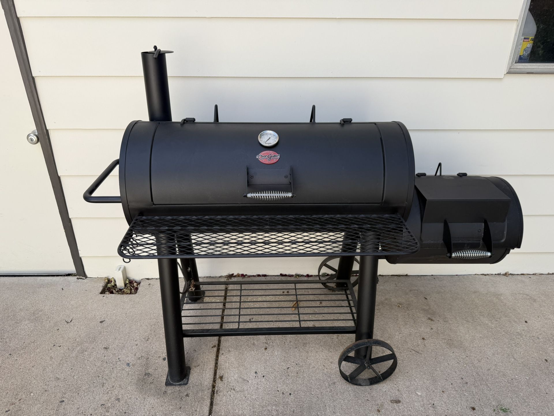 Char-Griller Pro Smoker