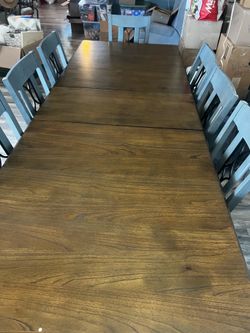 Dining Room Table 8 Chairs