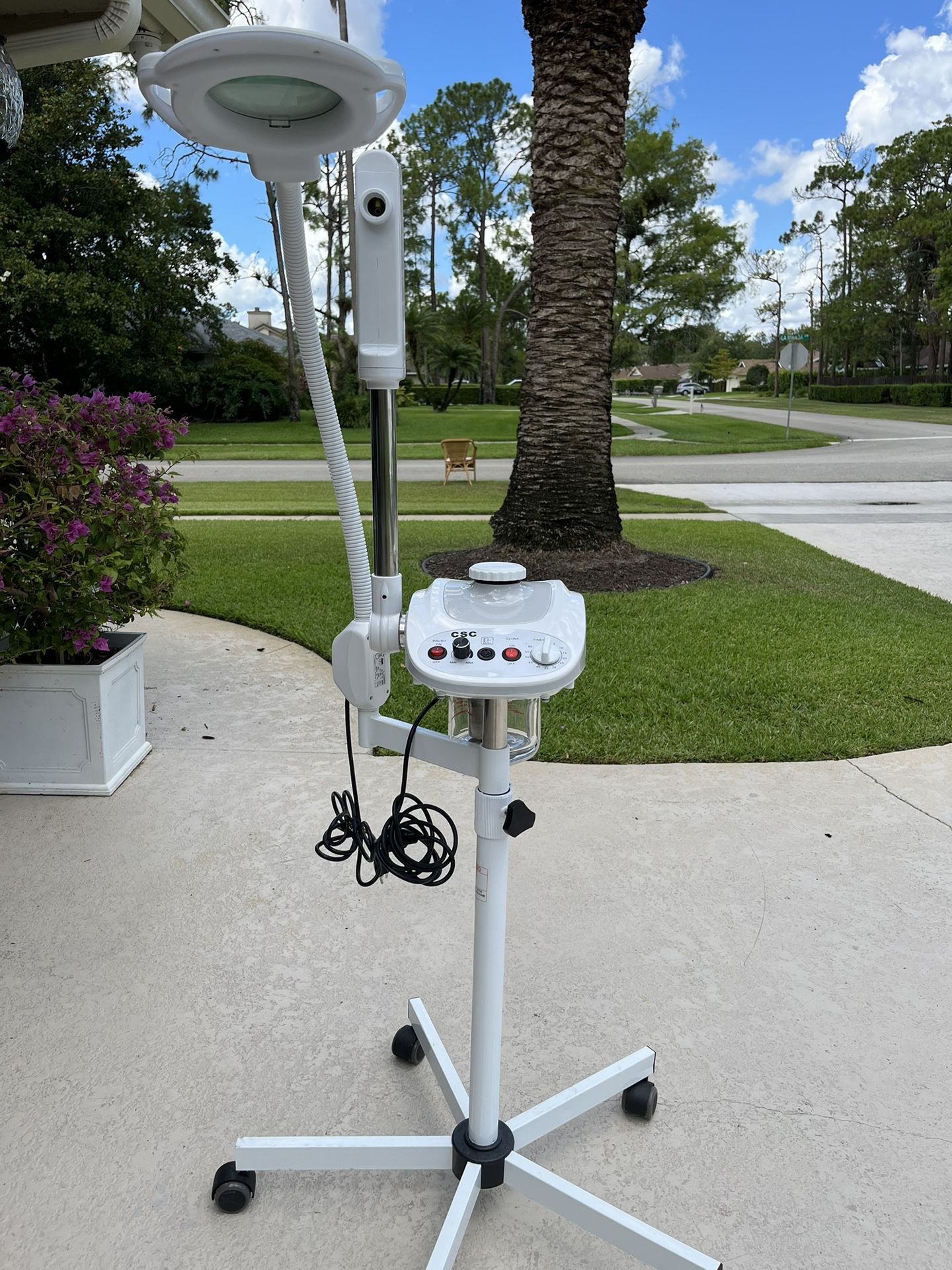 Facial Steamer/LED Light & Magnifier