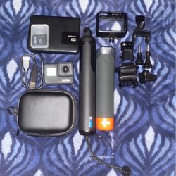 GoPro Hero 7 Black And Accessories 