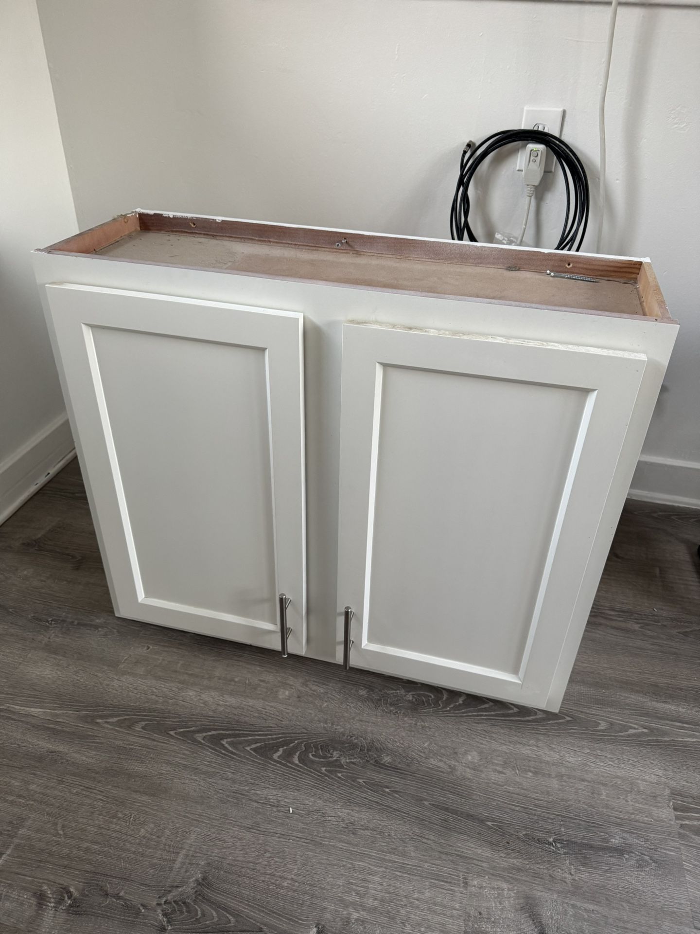 White Kitchen Cabinet
