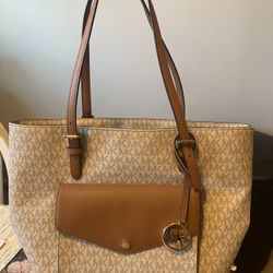 Michael Kors Large Handbag/tote