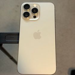 Apple iPhone 15 Pro Max 'Natural Titanium' · Unlocked - 256GB