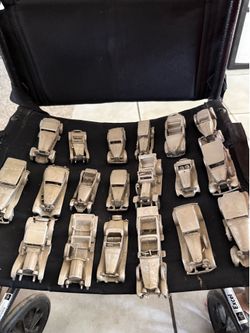 Lot of 19 vintage cars