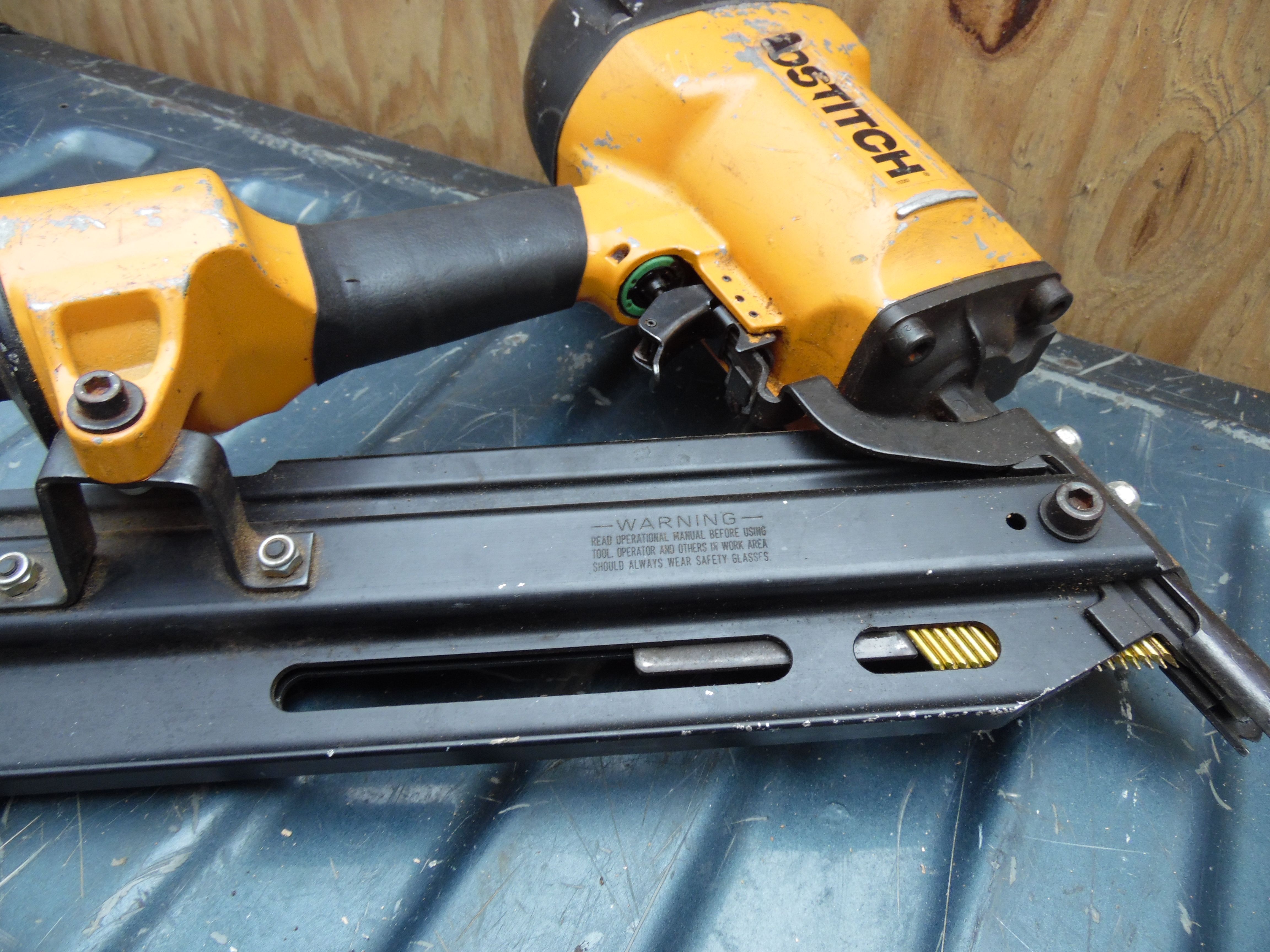 Bostitch Pneumatic Air Nailer N79WW Wire Stick Framing Nail Gun Works 4