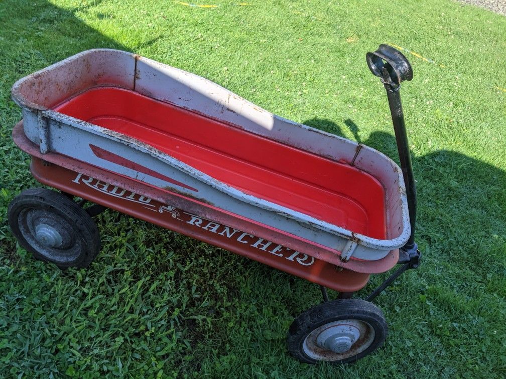 1960s Radio Rancher Antique Wagon
