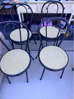 Cuatro sillas $ 50