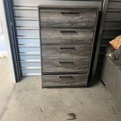 Dresser