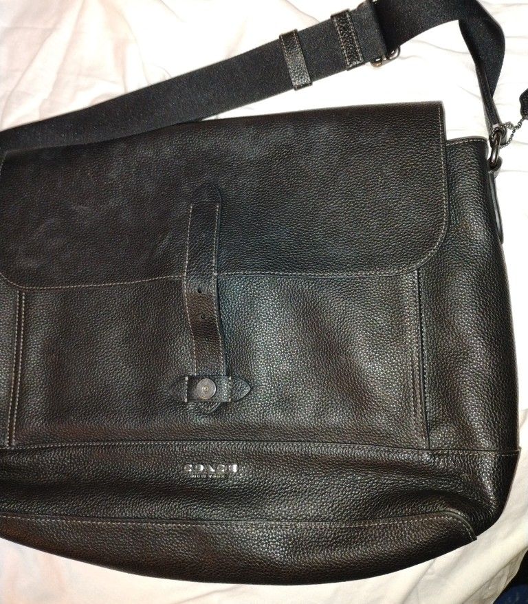**COACH** HUDSON/GUN METAL MESSENGER BAG*** MINT***