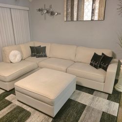 Gorgeous Sofa Brand New Condition Super Clean And Comfortable Asking 750$