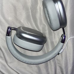 Wireless Headphones with charger