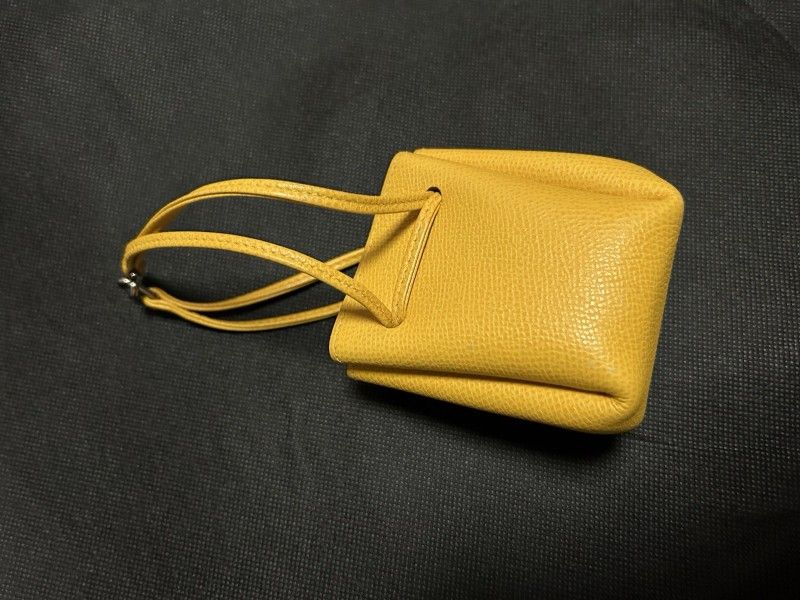𝐇𝐄𝐑𝐌𝐄𝐒 Togo Leather Vespa Leather Pouch Bag Yellow