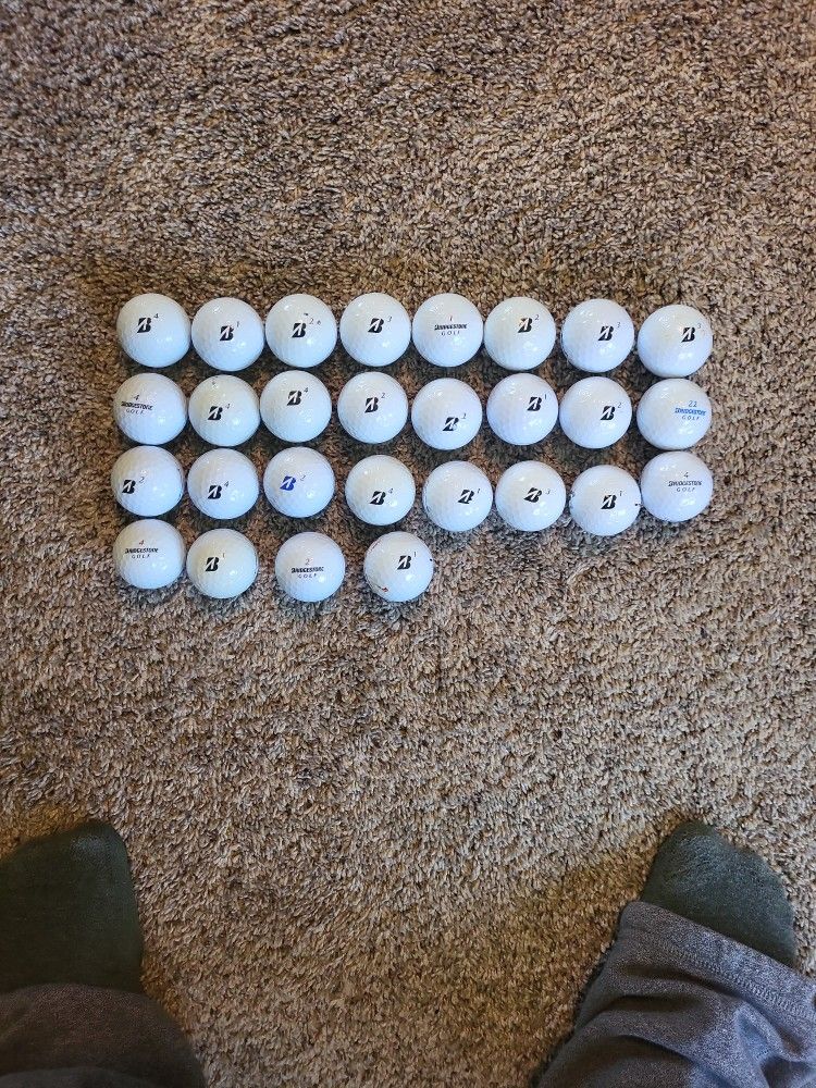28 Like New Bridgestone Golf Balls